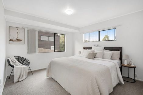 Photo of property in 2/14 Valecrest Place, Bayview, Auckland, 0629