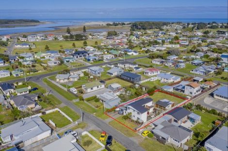 Photo of property in 6 Huia Street, Foxton Beach, Foxton, 4815