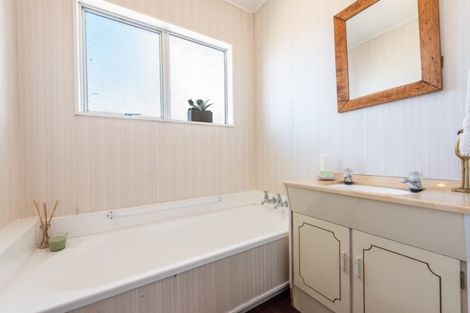 Photo of property in 40 Norfolk Crescent, Otaki Beach, Otaki, 5512