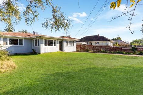 Photo of property in 82 Grove Road, Papakura, 2110