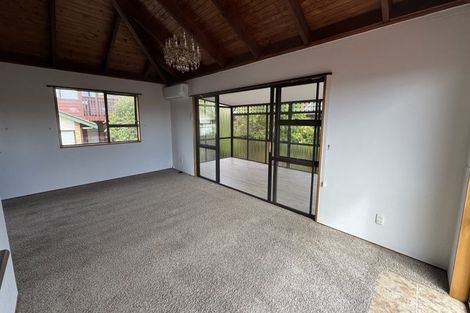 Photo of property in 34a Mark Edward Drive, Half Moon Bay, Auckland, 2012