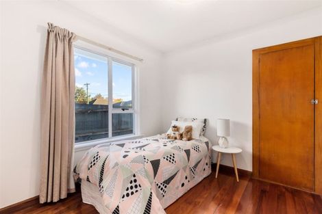 Photo of property in 10 Wilton Crescent, Bishopdale, Christchurch, 8053