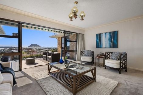 Photo of property in 21 Tirinui Crest Road, Otumoetai, Tauranga, 3110