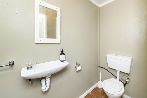 Photo of property in 21 Calico Line, Marton, 4710