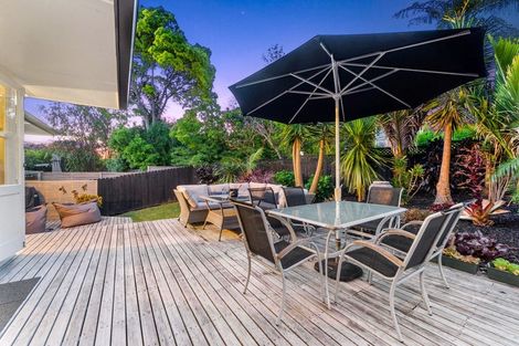 Photo of property in 23 Hutchinsons Road, Bucklands Beach, Auckland, 2014
