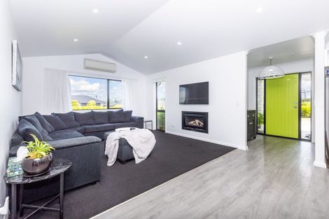 Photo of property in 2 Oak Ridge Drive, Te Awamutu, 3800