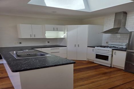 Photo of property in 20 Naughton Terrace, Kilbirnie, Wellington, 6022