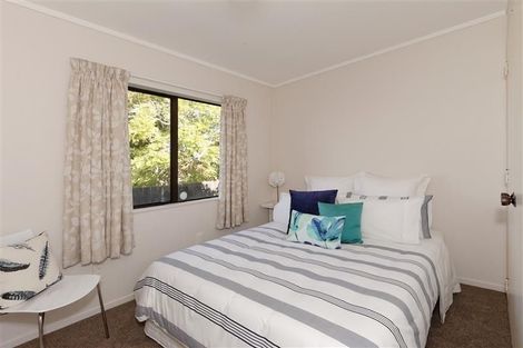 Photo of property in 2/21 Adam Street, Greenlane, Auckland, 1051