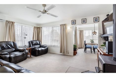 Photo of property in 17 Neems Place, Manurewa, Auckland, 2102