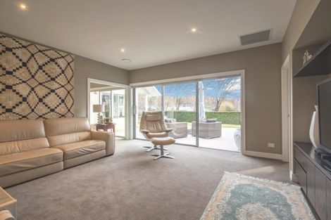 Photo of property in 9 Hollyhock Lane, Wanaka, 9305