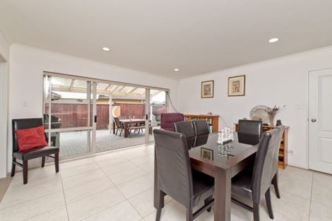 Photo of property in 16 Lake Drive, Karaka, Papakura, 2113