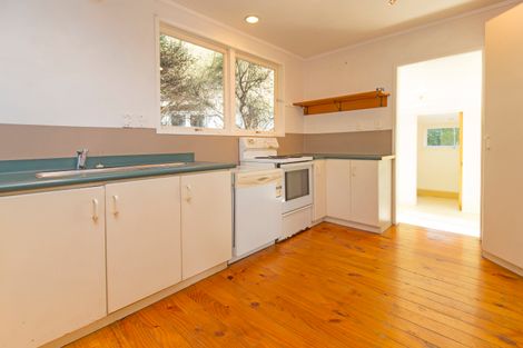 Photo of property in 7 Holiday Road, Stanmore Bay, Whangaparaoa, 0932