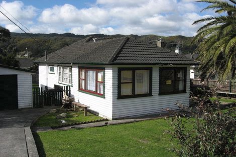 Photo of property in 9 Bledisloe Crescent, Wainuiomata, Lower Hutt, 5014