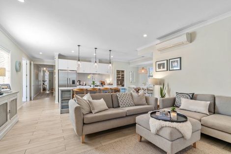 Photo of property in 2 Glen Bridge Lane, Harewood, Christchurch, 8051