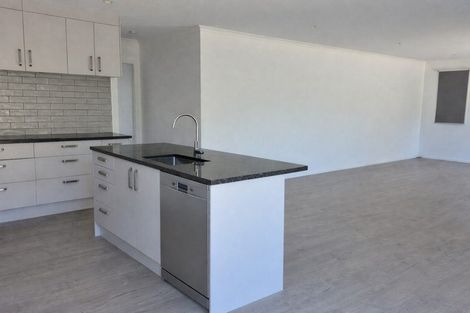 Photo of property in 28a San Priamo Place, Paraparaumu Beach, Paraparaumu, 5032