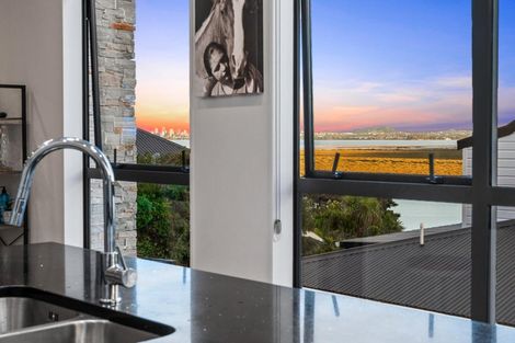 Photo of property in 17a Constable Lane, West Harbour, Auckland, 0618