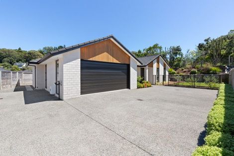Photo of property in 6 Martingale Drive, Whitby, Porirua, 5024