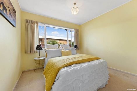 Photo of property in 1 Holly Way, Sunnyhills, Auckland, 2010