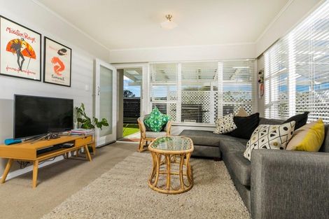 Photo of property in 2a Elizabeth Street, Orewa, 0931