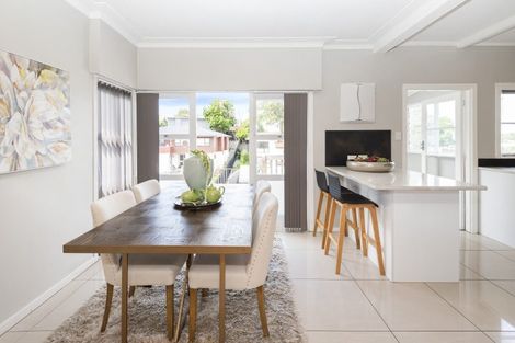 Photo of property in 28 Howe Street, Howick, Auckland, 2014