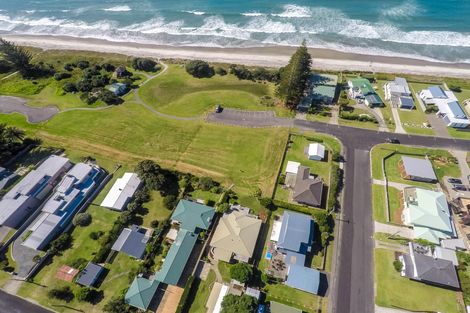 Photo of property in 21 Dillon Street, Waihi Beach, 3611
