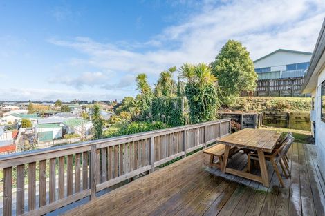 Photo of property in 28 Pringle Place, Nawton, Hamilton, 3200