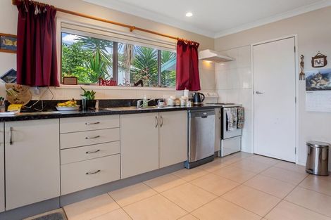 Photo of property in 7 Athenree Road, Athenree, Katikati, 3177