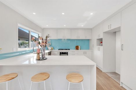 Photo of property in 21a Haven Crest, Somerville, Auckland, 2014