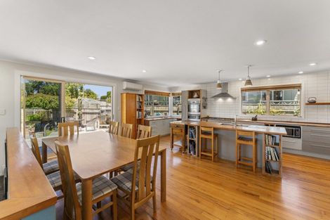 Photo of property in 17 Shera Street, Acacia Bay, Taupo, 3330