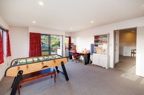 Photo of property in 45 Waicola Drive, Fitzherbert, Palmerston North, 4471