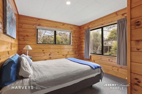 Photo of property in 12 Highland Avenue, Titirangi, Auckland, 0604