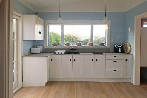 Photo of property in 12 Wainamu Road, Raglan, 3297