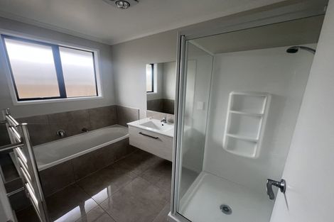 Photo of property in 30 Applin Lane, Pyes Pa, Tauranga, 3112