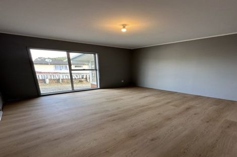 Photo of property in 328 Roscommon Road, Clendon Park, Auckland, 2103