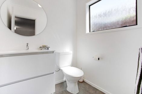 Photo of property in 1/573 Beach Road, Murrays Bay, Auckland, 0630