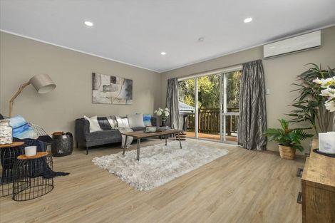Photo of property in 10 Springtime Crescent, Stanmore Bay, Whangaparaoa, 0932