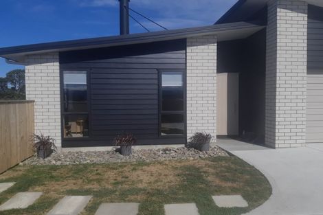 Photo of property in 42 Feist Street, Carterton, 5713