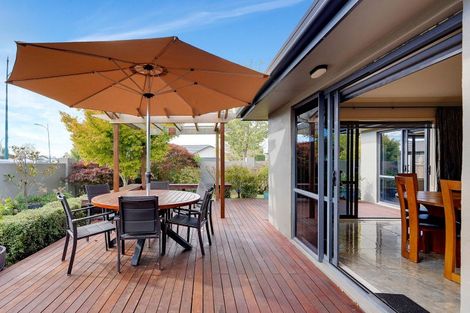 Photo of property in 1 Amner Place, Havelock North, 4130