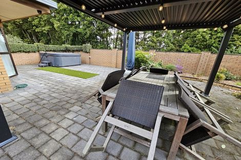 Photo of property in 18 Kaipara Road, Papakura, 2582