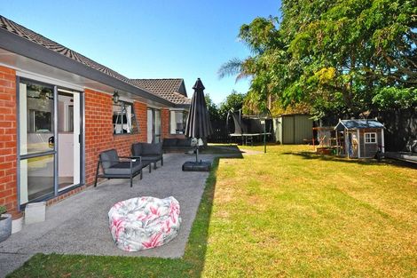 Photo of property in 6 Lothian Brae, Wattle Downs, Auckland, 2103