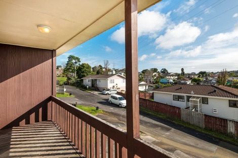 Photo of property in 12 Halloran Place, Massey, Auckland, 0614