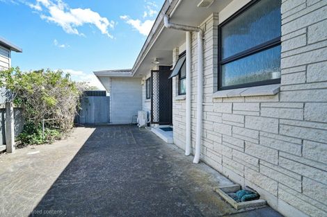 Photo of property in 2/411 Avenue Road West, Hastings, 4122