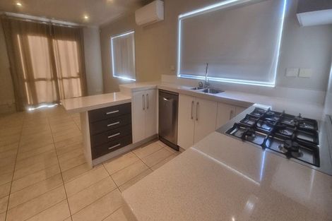 Photo of property in 10 Laurel Oak Drive, Schnapper Rock, Auckland, 0632