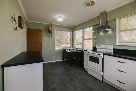Photo of property in 69 Wikiriwhi Crescent, Awapuni, Palmerston North, 4412