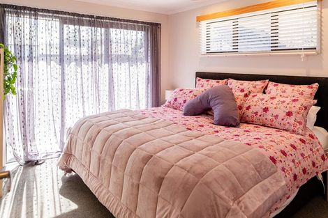 Photo of property in 136 Golden Shore Place, Coromandel, 3506