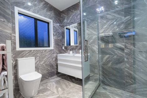 Photo of property in 46 Domett Street, Newlands, Wellington, 6037