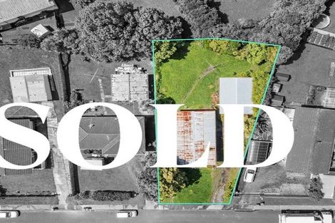 Photo of property in 5 Barnfield Place, Glendene, Auckland, 0602