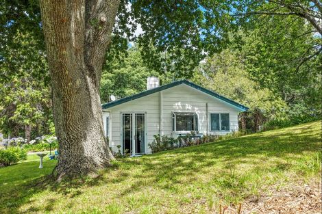 Photo of property in 1664 Kahuranaki Road, Kahuranaki, Havelock North, 4295