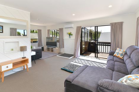 Photo of property in 360a Whangaparaoa Road, Stanmore Bay, Whangaparaoa, 0932