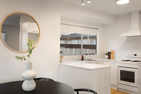 Photo of property in 22a Riverton Drive, Randwick Park, Auckland, 2105